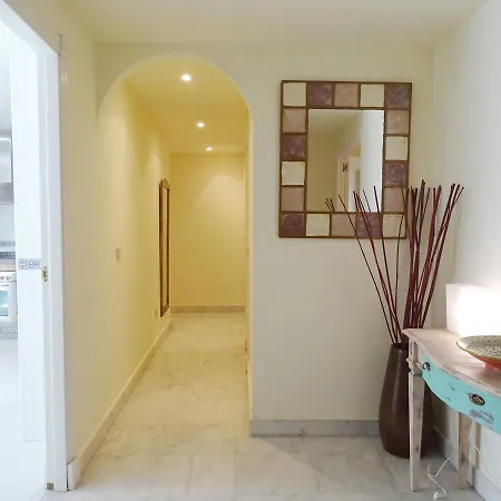 Adelfas By Keywii Apartment